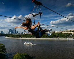 Спуск по стальному канату Zipline