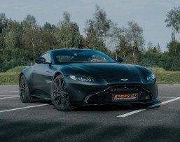 Заезд на автомобиле Aston Martin Vantage