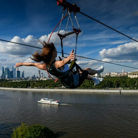 Спуск по стальному канату Zipline